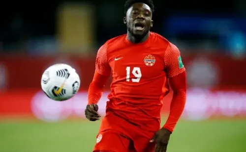 Alphonso Davies no está en esta fecha de Eliminatorias con su equipo por problemas de salud, pero es una pieza fija del equipo de John Herdman. (Foto: Getty)