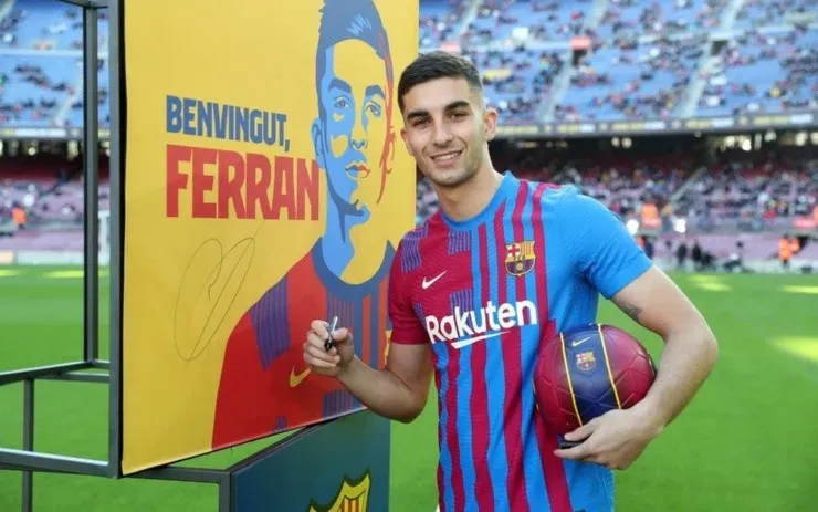 Ferran Torres fue presentado en el Camp Nou. (Foto: Ferran Torres)
