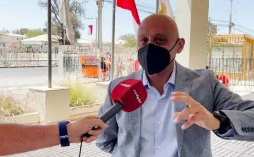 Claudio Bustíos no se hace mala sangre con los comentarios sobre su entrevista en inglés a Ben Brereton (Cristopher Antúnez)