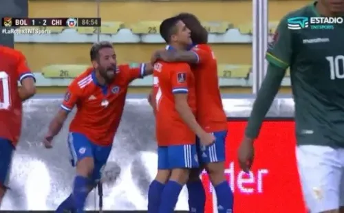 El festejo de Alexis en el tercer gol de Chile