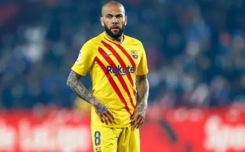 Dani Alves es el sacrificado por Barcelona en Europa League. (Foto: Getty Images)