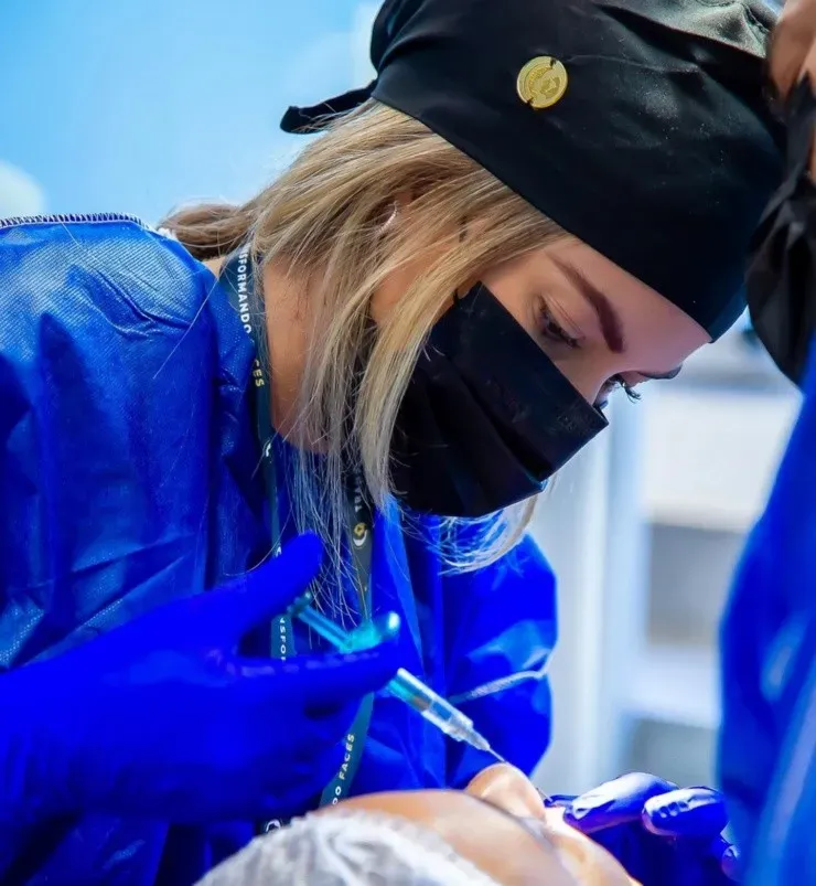 ¿Eduardo Vargas confirma a su nueva pareja? Presentó a Saory Cardoso.(2)