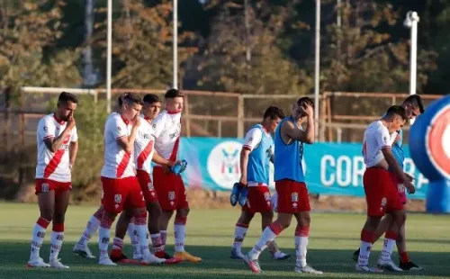 Curicó Unido tiene un brote de coronavirus en el plantel y está en alerta para su estreno en el torneo. Foto: Agencia Uno