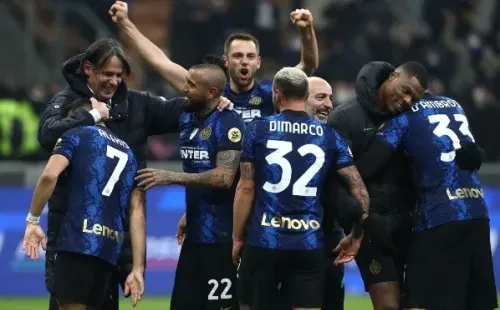 Hace algún tiempo todo parecía indicar que Sánchez y Vidal no seguirían sus carreras en el Inter de Milán, pero hoy el panorama es distinto y cuentan con la aprobación del técnico. (Foto: Getty)