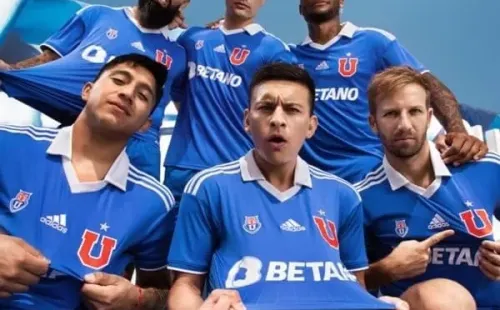 El plantel azul también infla el pecho con su camiseta.