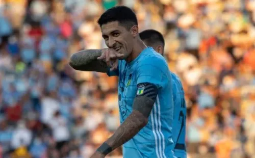 Pedro Pablo Hernández festejando el segundo gol de O’Higgins. Foto: Agencia Uno.