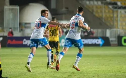 El Toro sumó dos goles en su primer partido en el Campeonato Nacional 2022 con la UC. (Foto: Agencia Uno)