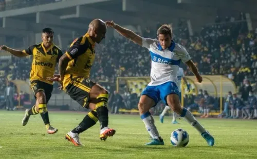 La UC de Cristián Paulucci sacó a relucir su chapa de tetracampeón y dio vuelta un partido que perdía 2-0 en su debut en el Campeonato Nacional 2022, donde buscarán el histórico pentacampeonato. (Foto: Agencia Uno)