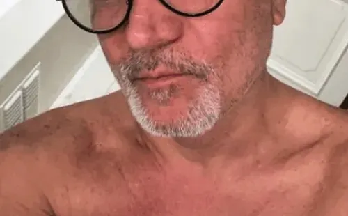 La coqueta postal con que Lucho Jara quiere que te despiertes todos los días…