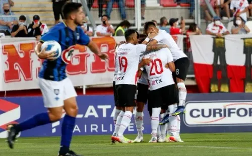 Curicó le ganó 4-0 al Huachipato de Mario Salas y se instaló como el puntero del fútbol chileno por diferencia de gol. (Foto: Agencia Uno)