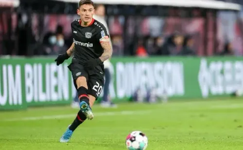 El hijo ilustre de Puente Alto seguirá mostrando toda su clase en el Bayer Leverkusen de Alemania, y ahora lo hará con una nueva marca confeccionando la ropa del club. (Foto: Getty)