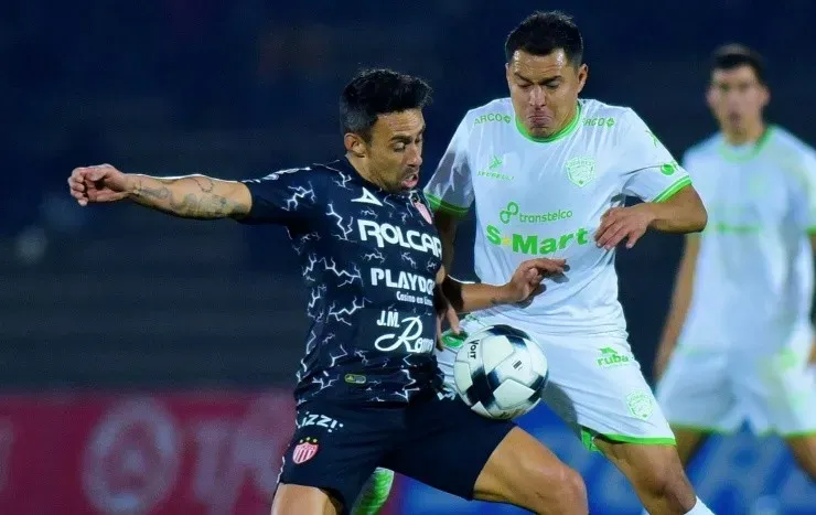 Mago Valdivia Colo Colo Mario Salas Necaxa