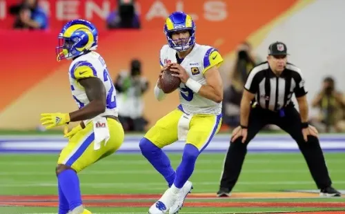 Matthew Stafford terminó el partido con 283 yardas por aire, tres pases de TD y dos intercepciones. | Foto: Getty Images.