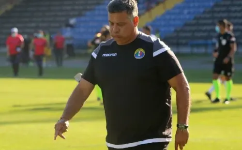 Fuentes tendrá que modificar piezas para ir en busca de su primer triunfo con Audax en la tercera fecha ante Colo Colo. (Foto: Agencia Uno)