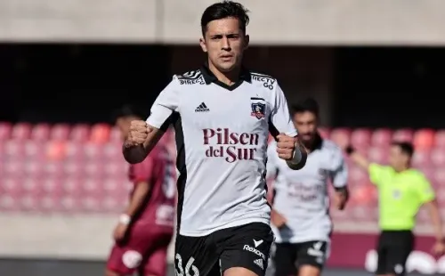 La idea de darle la nacionalidad chilena al joven futbolista argentino Pablo Solari ha sumado importante cantidad de adherentes, pero también tiene detractores. (Foto: Agencia Uno)