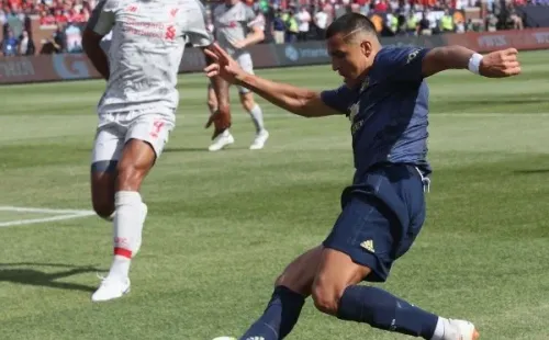 Alexis y Virgil enfrentándose en un amistoso en EE.UU. que ganó Liverpool, pero no cuenta como registro oficial (Getty)