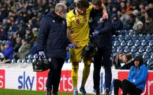 Ben abandonó muy adolorido el encuentro ante Albion (Getty)
