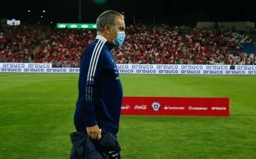 Martín Lasarte podría vivir sus últimos partidos en la banca de la Roja