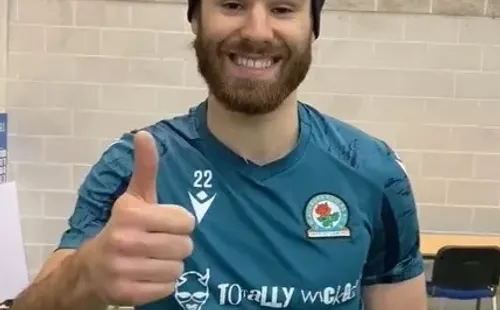 Brereton le hizo el día a un hincha que viajó exclusivamente a UK para verlo jugar.