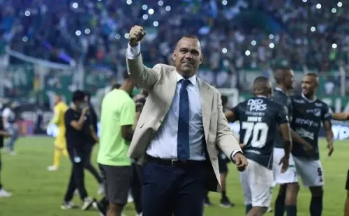 Rafael Dudamel pasó de ser campeón a colista en cuestión de meses. (Foto: @AsoDeporCali)