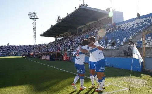 Universidad Católica y Claro Chile firmaron un contrato que los unirá por las próximas dos décadas. (Foto: Agencia Uno)