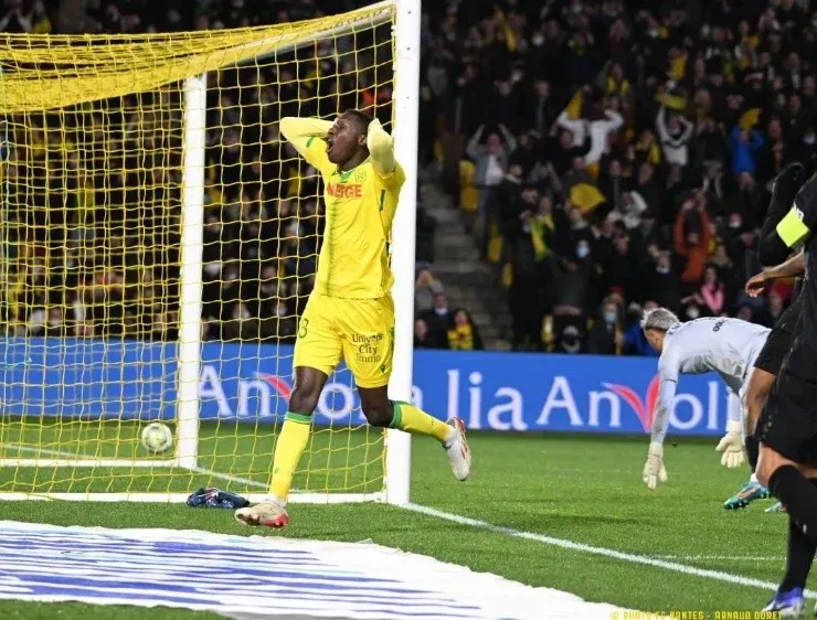 El efectivo ataque del Nantes hizo sufrir al PSG. (Foto: Nantes)