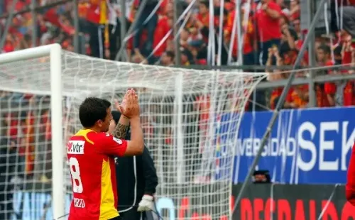 Emiliano Vecchio estuvo suspendido al regreso de su viaje.