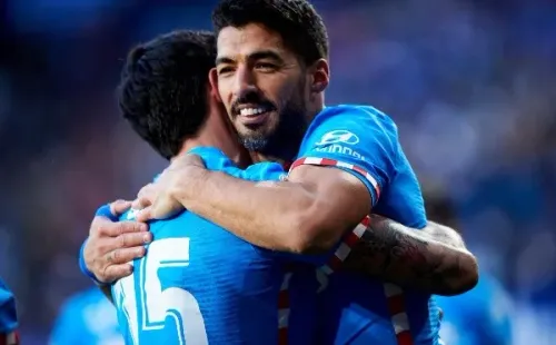 Luis Suárez anotó un tremendo gol para los colchoneros. (Foto: Getty Images)