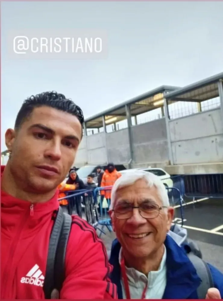El Bicho y Cachureo juntos en Leeds aparecen en la postal que alegra las últimas horas de la familia del fútbol