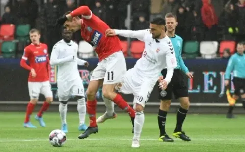 ElVejle BK cayó en el debut de Miiko Albornoz por los pastos de Dinamarca.