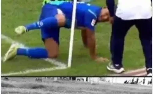 El futbolista homenajeó la memoria de su mascota con un gol.