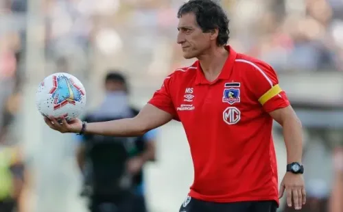 Mario Salas vuelve a encontrarse con Colo Colo tras su salida en el 2020. Tanto el club como el DT pelearon el descenso en aquella temporada. Foto: Agencia Uno