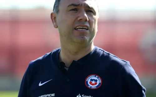 Cagigao aborda la importancia de implantar un trabajo serio en la selección chilena sub 23. (@LaRoja)