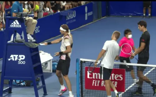 Alexander Zverev no aguantó la frustración tras perder en dobles en el ATP de Acapulco y descargó toda su ira con el árbitro del partido. (Foto: Captura)