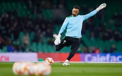 Bravo ya se entrena con normalidad en Betis y podría reaparecer en el clásico ante Sevilla. (Foto: Getty)