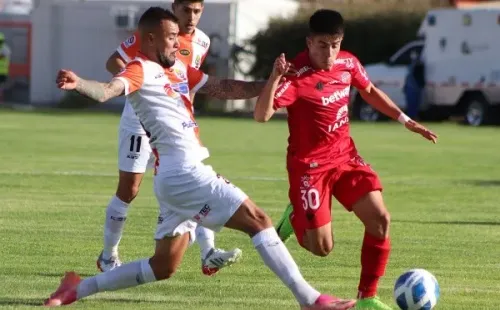 Cobresal y Ñublense no se sacaron ventaja en un partido difícil en el norte. Foto: Agencia Uno