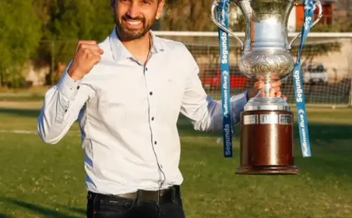 Felipe Núñez sacó campeón a Deportes Recoleta de la Segunda División en 2021. (Foto: Deportes Recoleta)