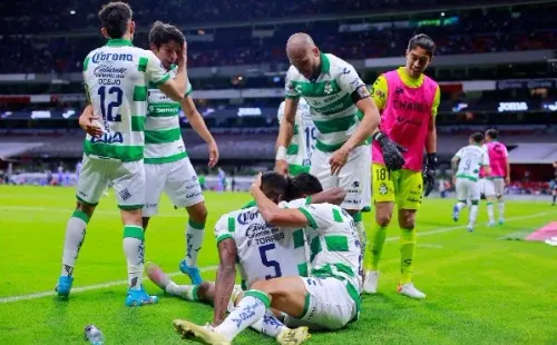 Santos Laguna logró llevarse el partido en la última jugada. (Foto: Getty Images)