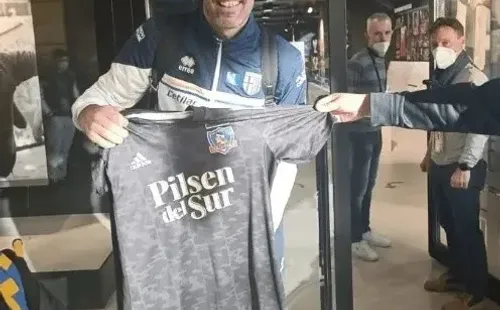 El mítico Buffon con los colores del albo en Europa.