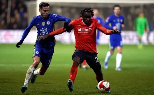 Chelsea no la tuvo fácil contraLuton Town en la Copa FA.
