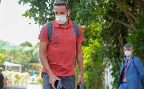 Isla no jugará el clásico ante Vasco (Foto: Marcelo Cortés/Flamengo)