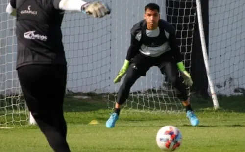 Cristopher Toselli se ganó el puesto y deslumbra en Argentina. (Foto: Central Córdoba)