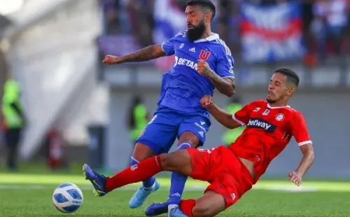 Ronnie Fernández fue visto por Lasarte el lunes ante O’Higgins en Santa Laura.