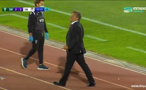 Peineta estalló contra los hinchas en el Elías Figueroa.