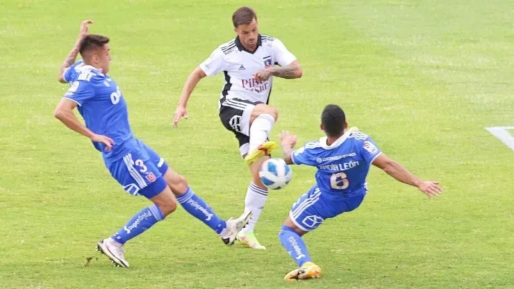 Gabriel Costa marcó dos goles en la paliza de Colo Colo sobre Universidad de Chile en el Superclásico
