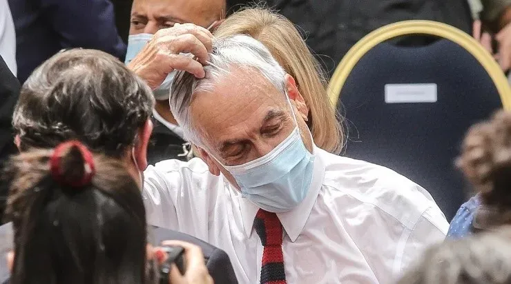 El presidente Sebastián Piñera deja La Moneda. (AGENCIA UNO)