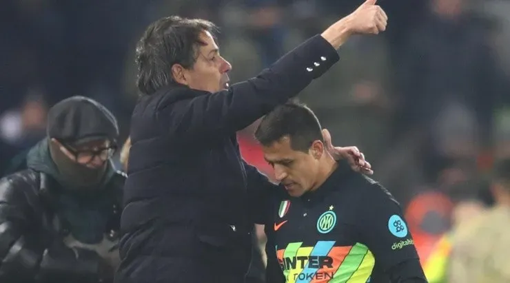 Simone Inzaghi defendió a Alexis Sánchez de las críticas tras su expulsión ante el Liverpool. Foto: Getty Images
