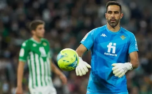 Claudio Bravo puede quedar en la banca para el choque en la Europa League. Foto: Getty Images