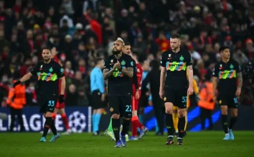 Arturo Vidal intentó contagiar a sus compañeros con su garra, pero no fue suficiente para avanzar a los cuartos de final de la Champions. (Foto: Getty)