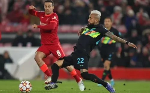 Arturo Vidal fue un muro ante el Liverpool y se elevó como una de las grandes figuras. Foto: Getty Images